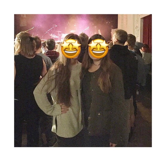 ＣＯＬＤ ＳＨＯＵＬＤＥＲ ＦＡＬＬ ＳＷＥＡＴＥＲ - Picture 2 of 4